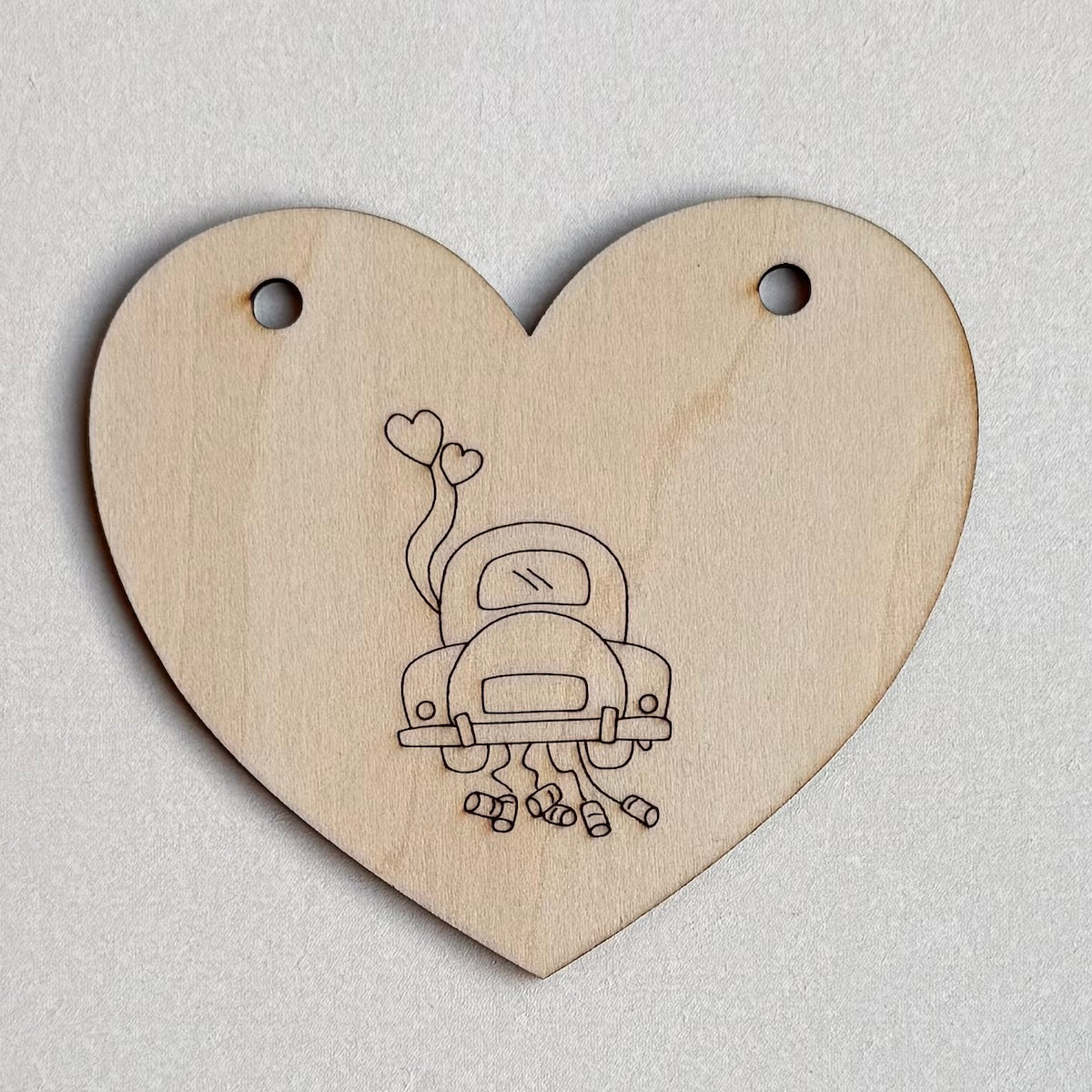 Houten hartjes slinger - trouwauto (5 stuks)