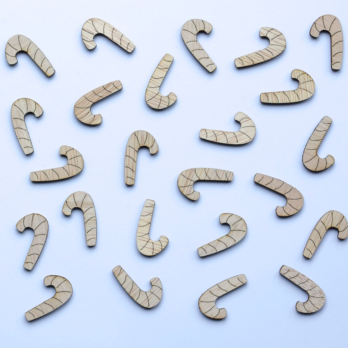 Wooden table confetti - Christmas candy canes